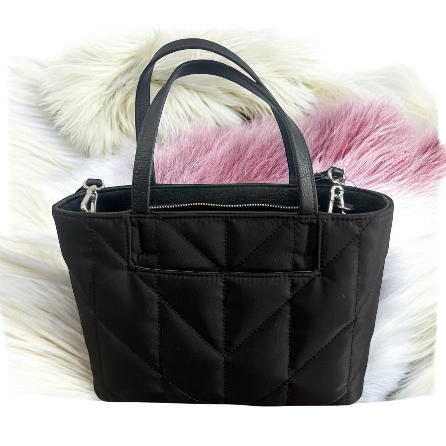 Tote Karl L negra con monedero capitonada