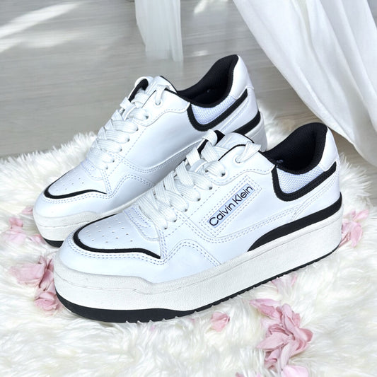 Tenis Calvin K Blancos/negros con letras negras