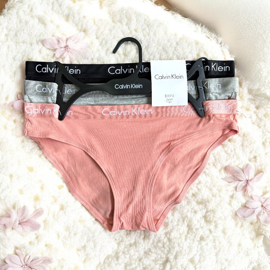Bikini Calvin K mamey, gris y negro 3 pz