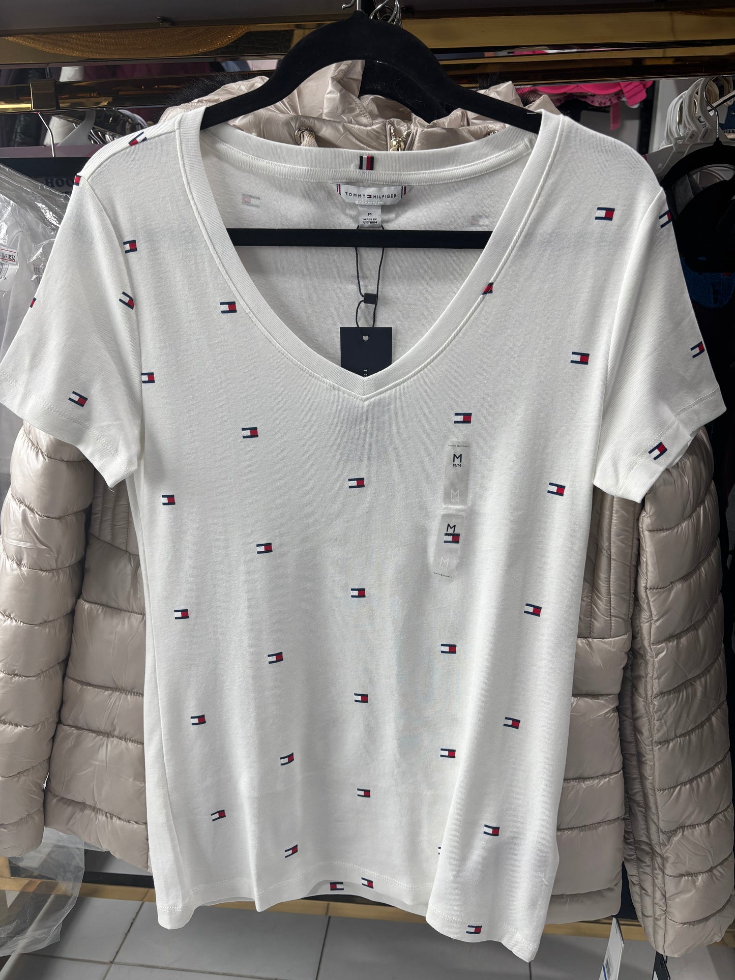 Playera Tommy H blanca con banderas