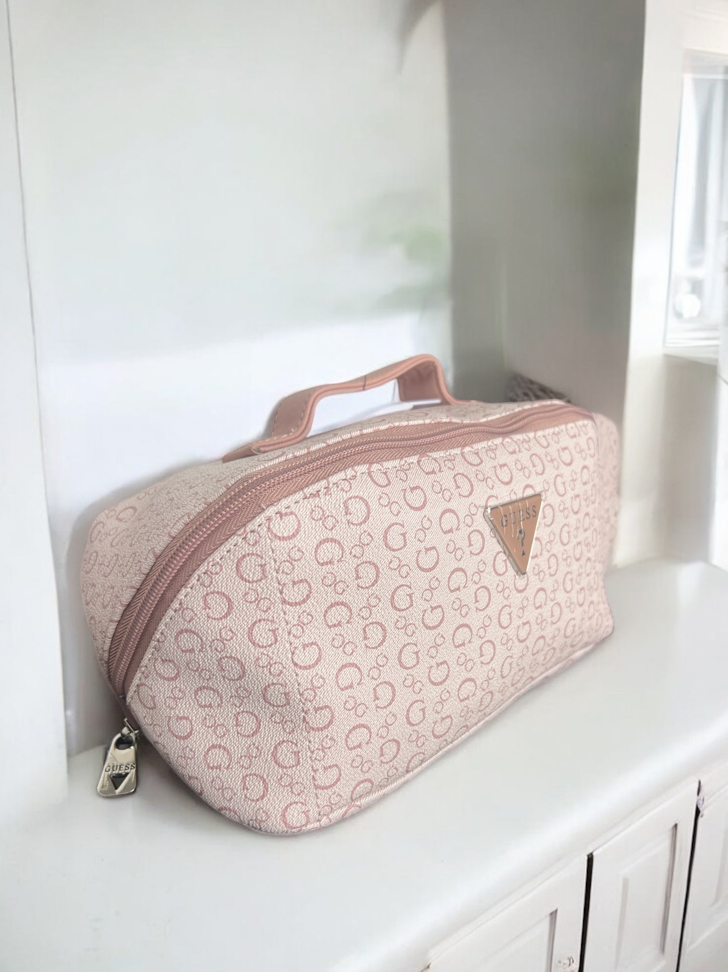 Cosmetiquera Guess palo de rosa