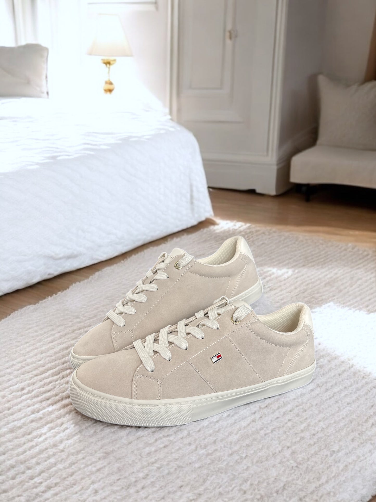 Tenis Tommy H nude/crema banderita pequeña