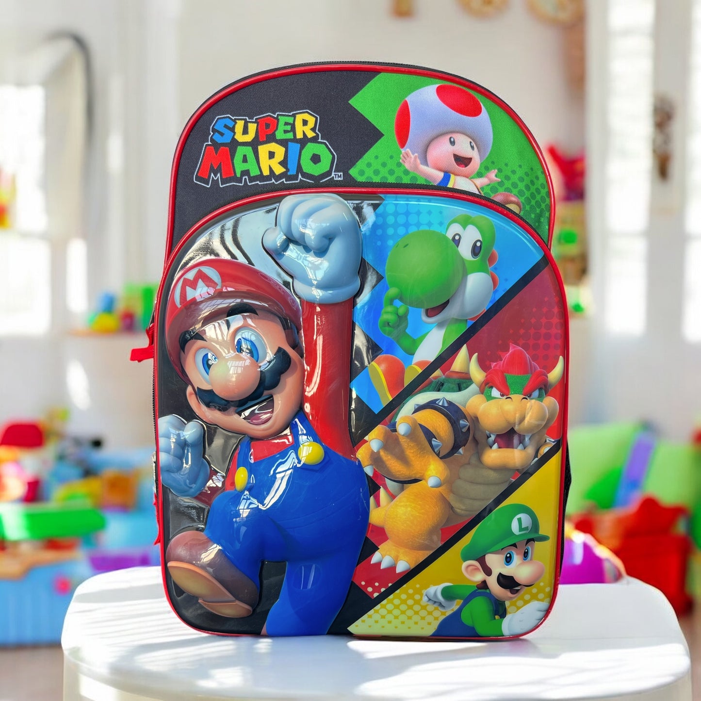 Backpack Súper Mario negra con detalles rojos