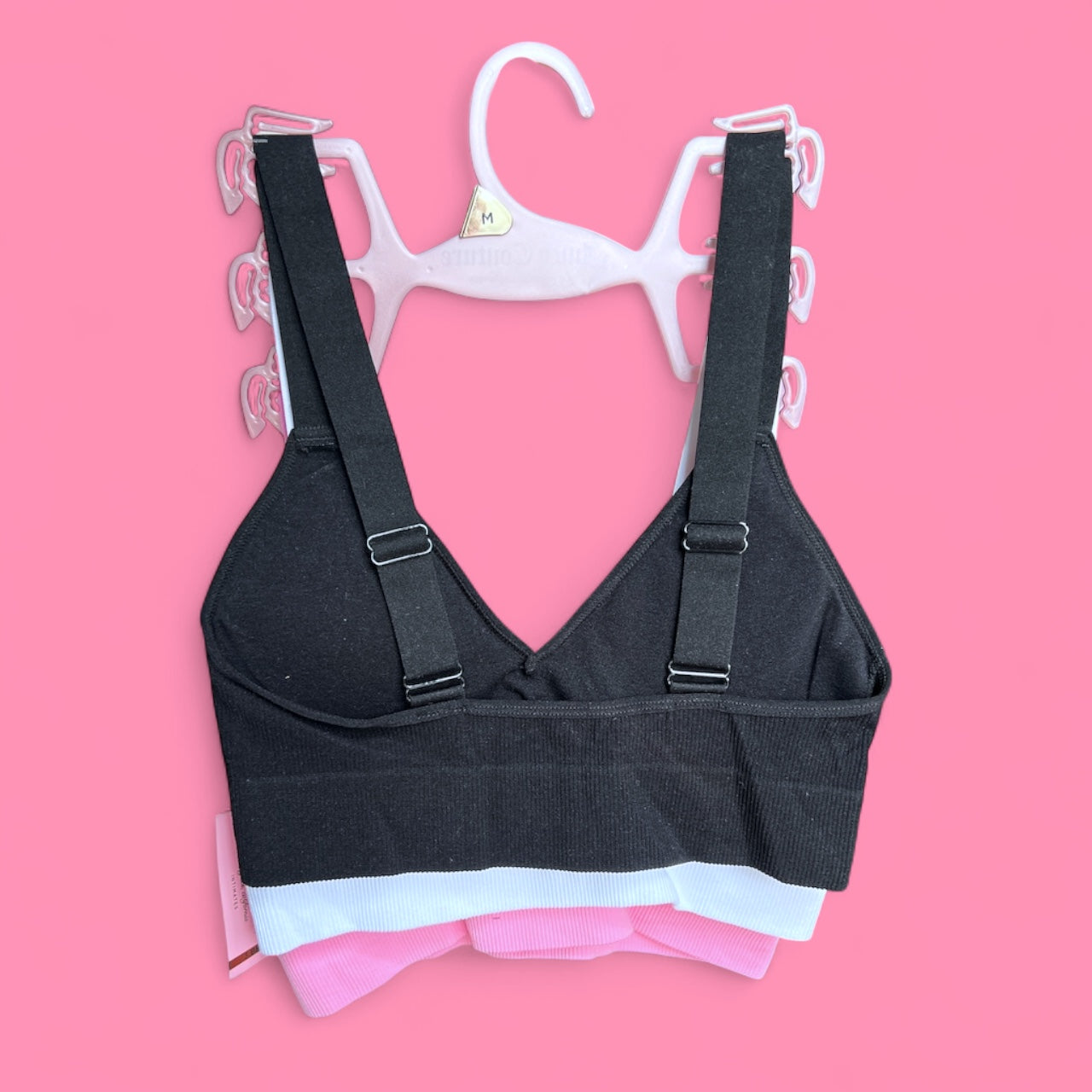 Brasier Top Juicy C Rosa, blanco y negro con parche el letras brillosas