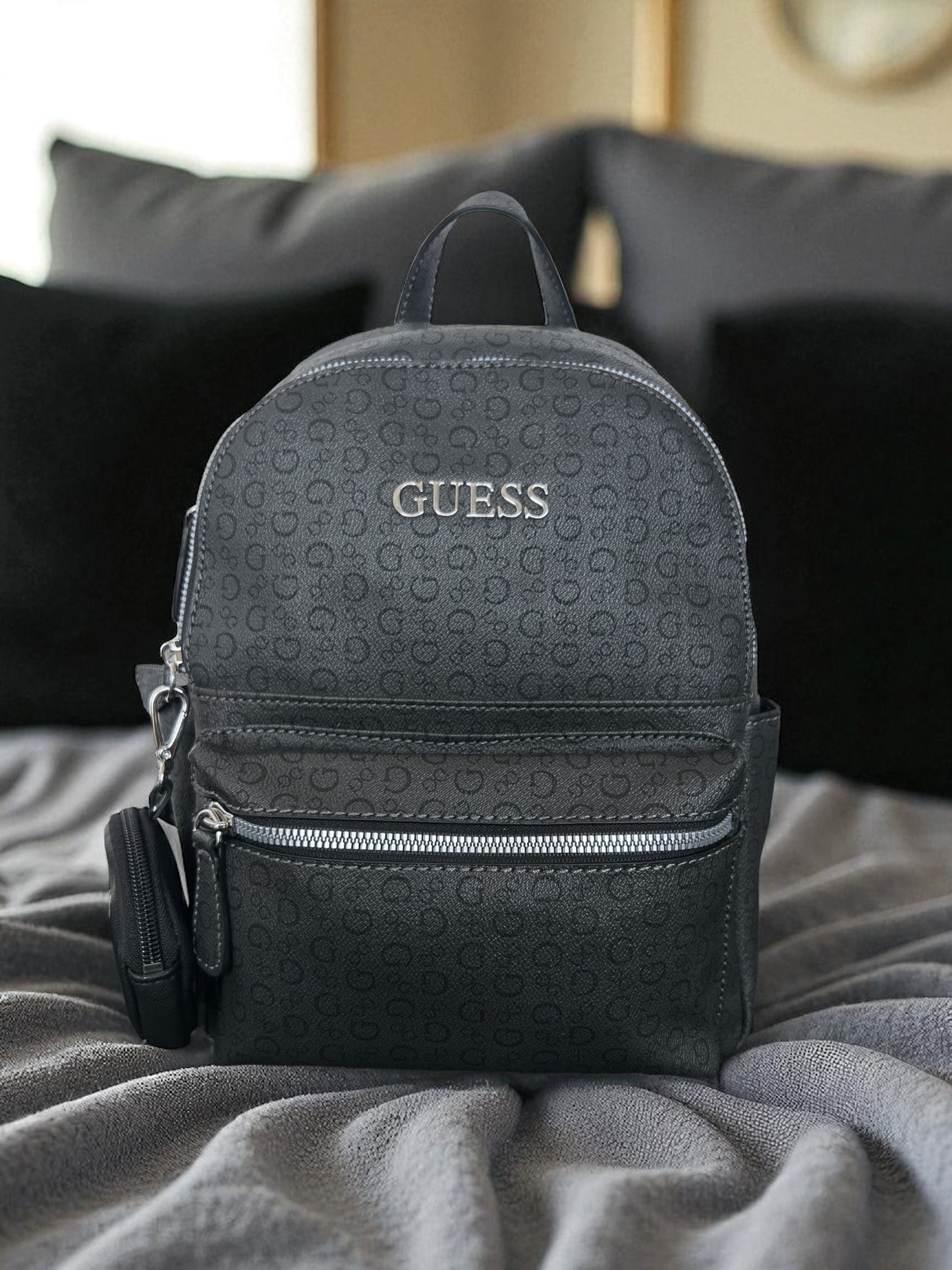 Backpack Guess gris con monogram negro