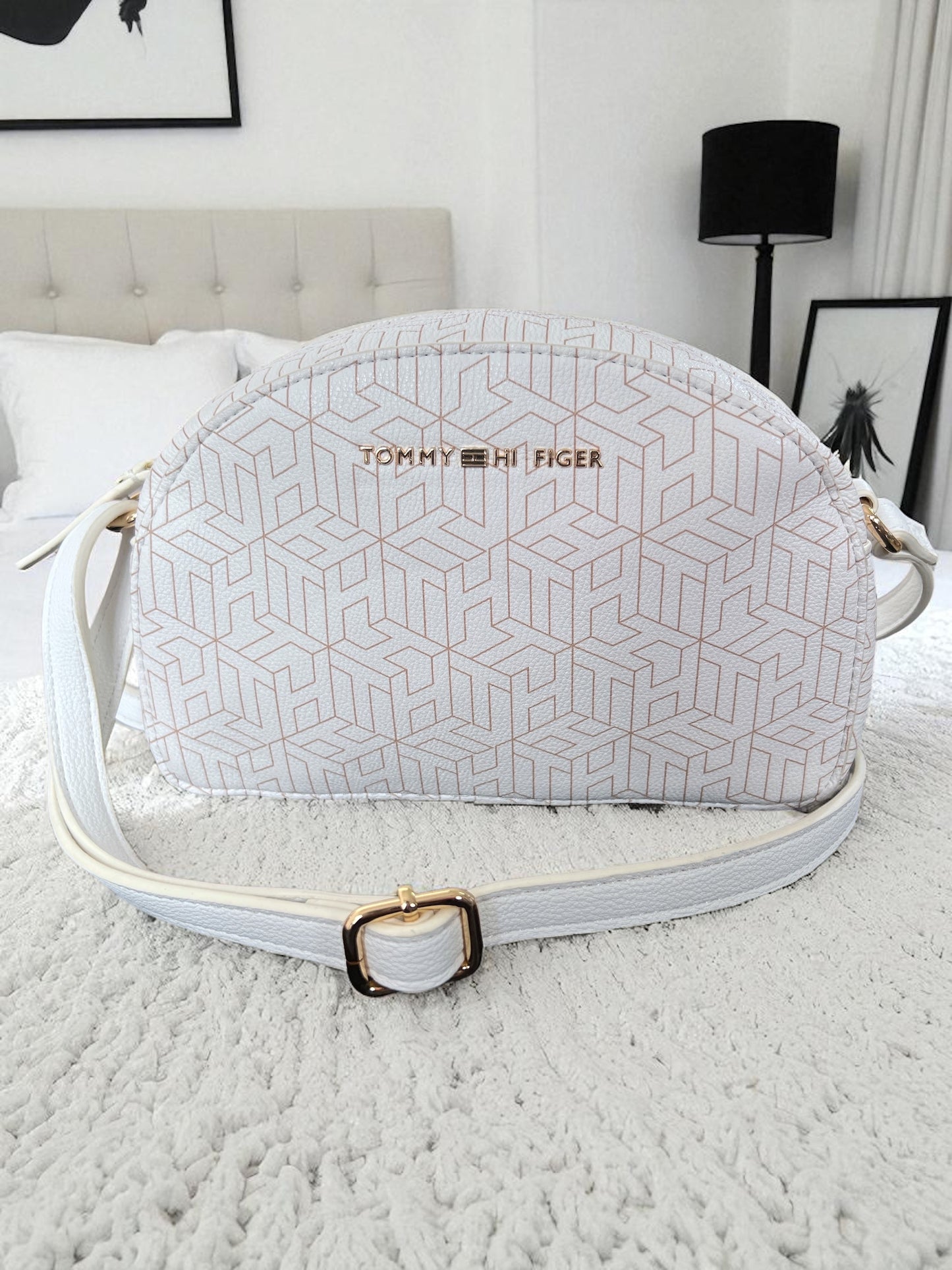 Crossbody Tommy H bag blanca/ dorado