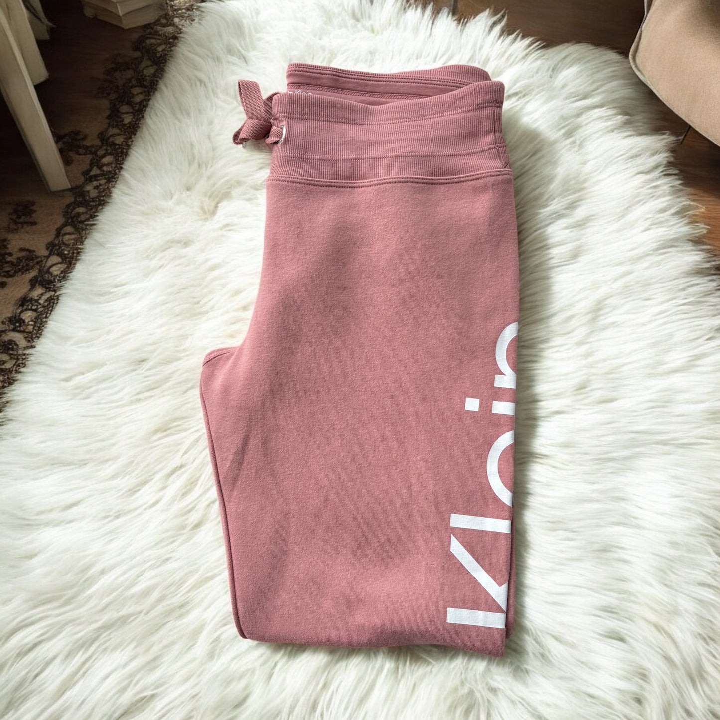 Pants Calvin K Rosa con letra blancas
