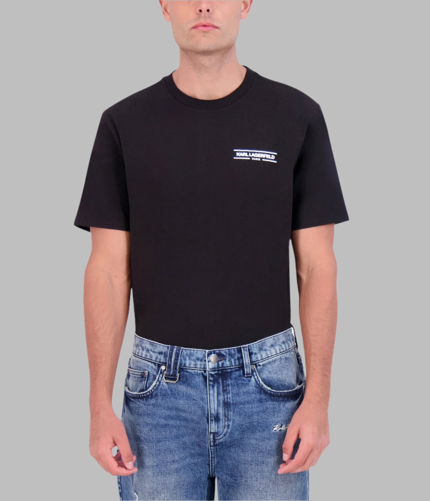 Playera Karl L negra, letras blancas para caballero