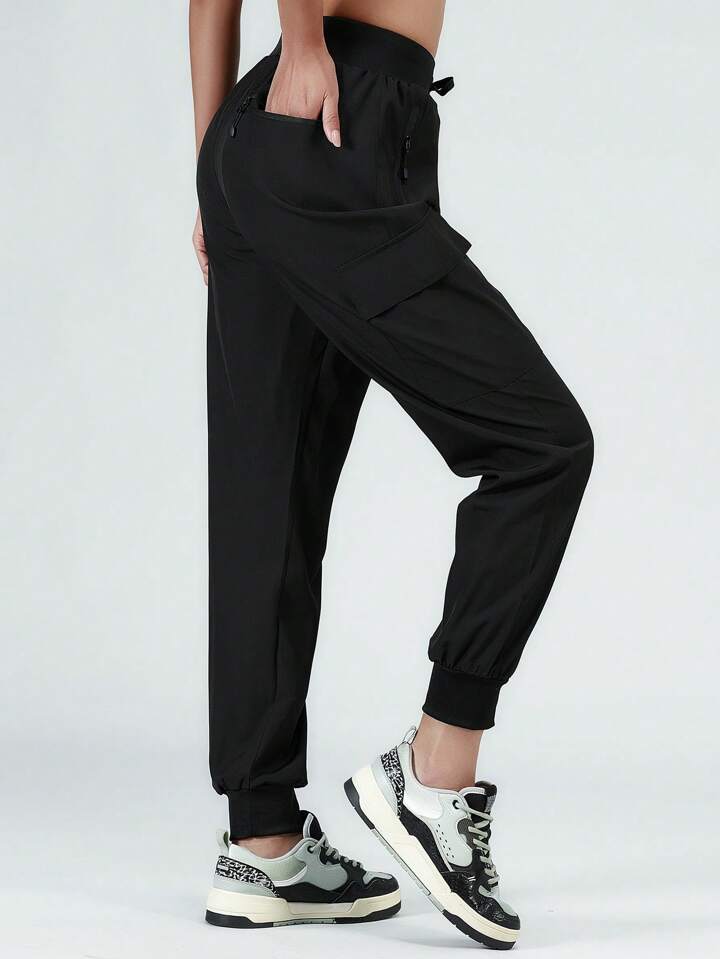 Pantalón all in Motion cargo Jogger negro