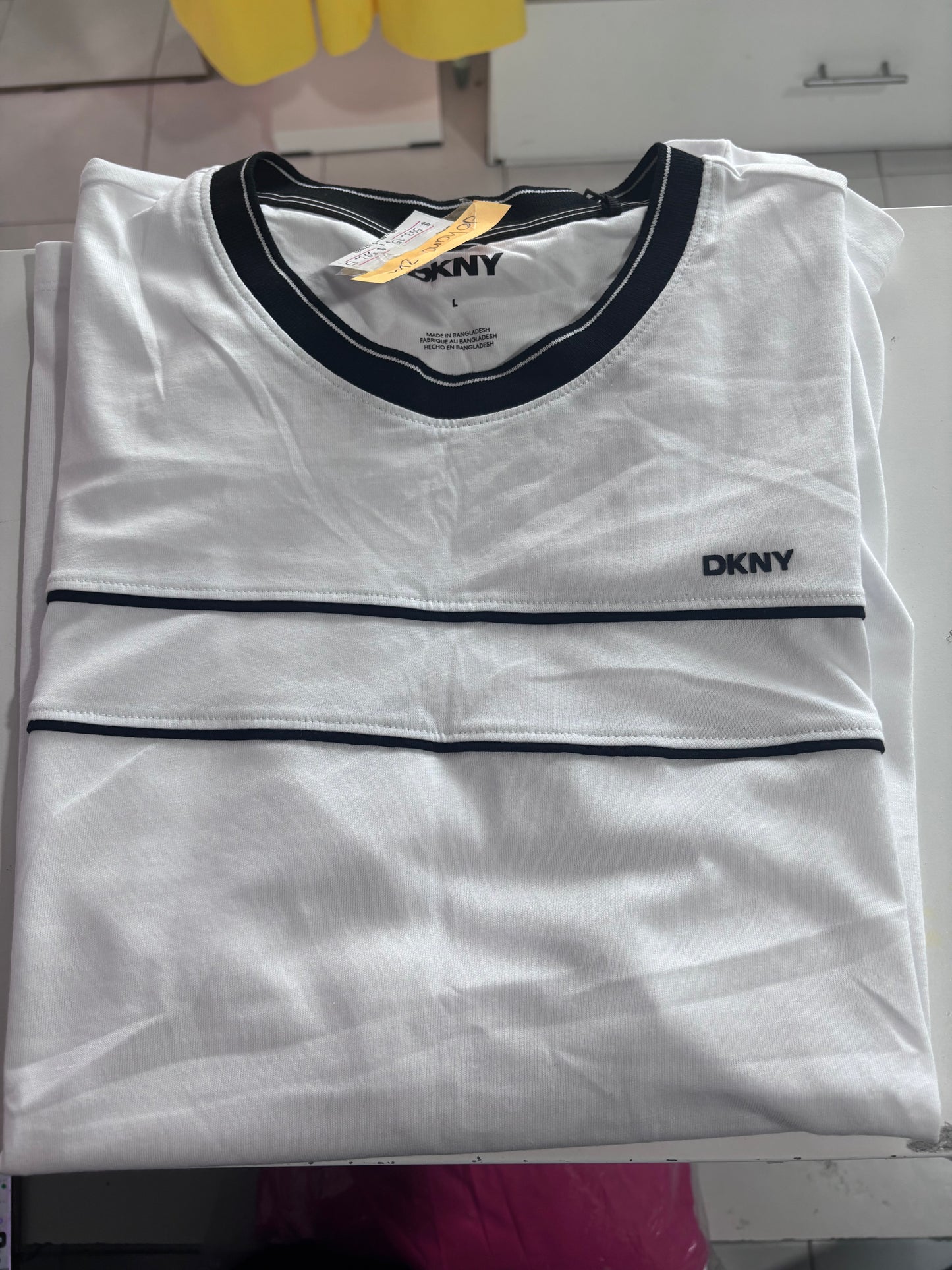 Playera DKNY blanca