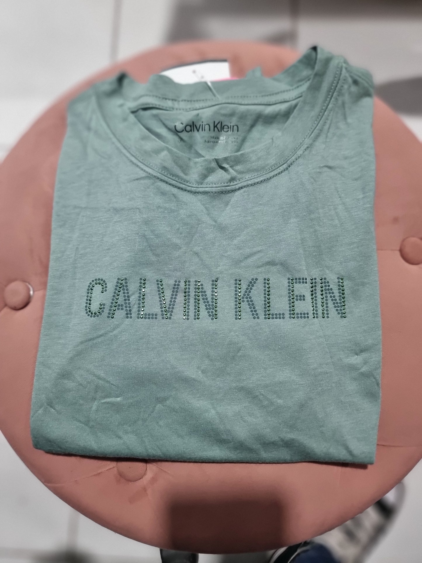 Playera Calvin k verde xo brillos