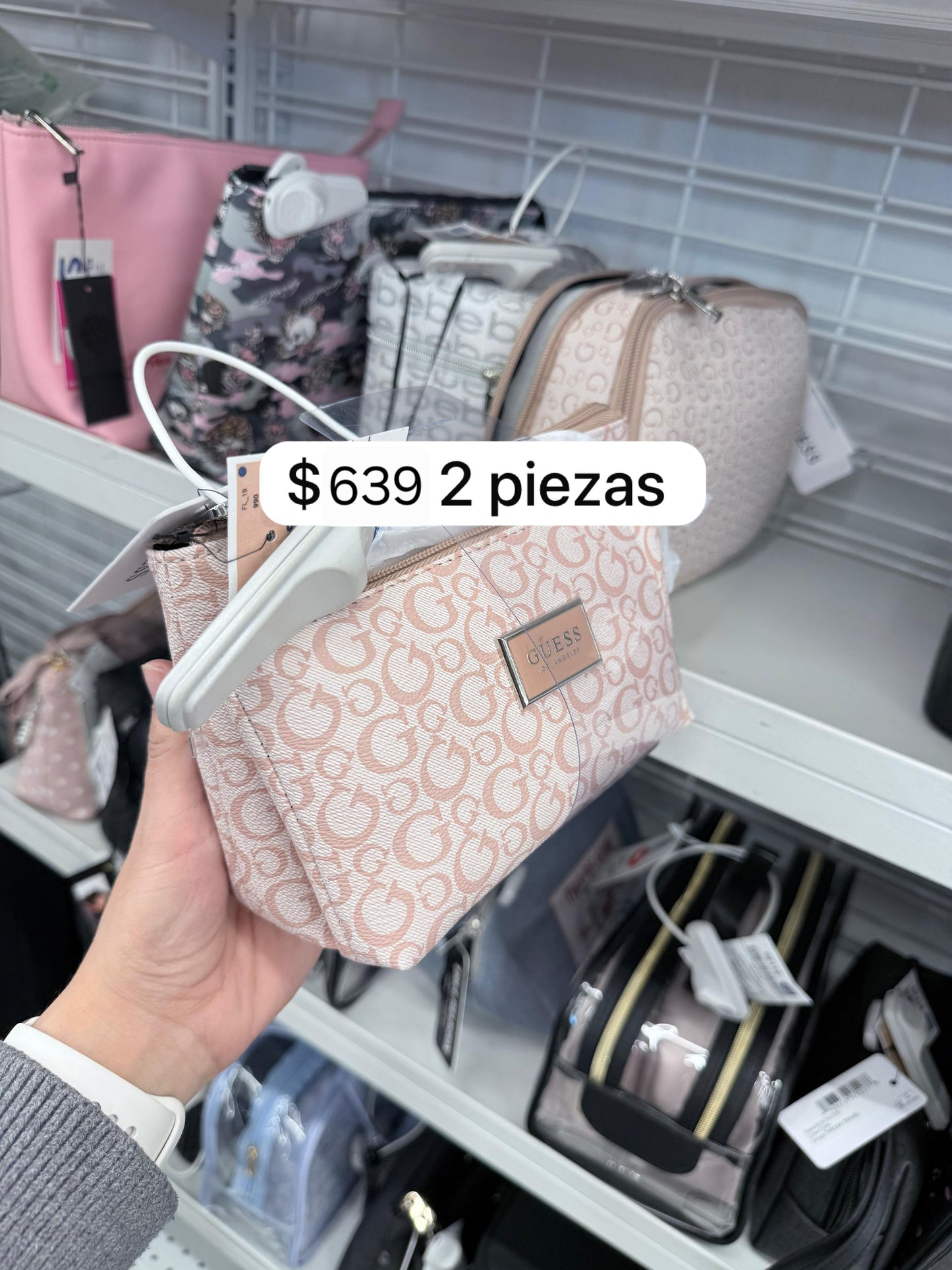 Cosmetiquera Guess 2 piezas con placa rosa