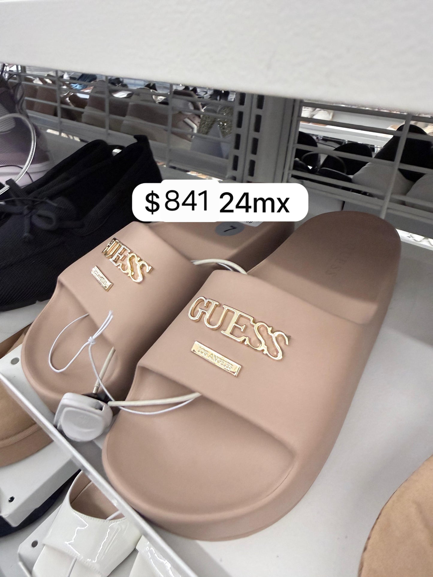 Sandalias Guess camel de plataforma