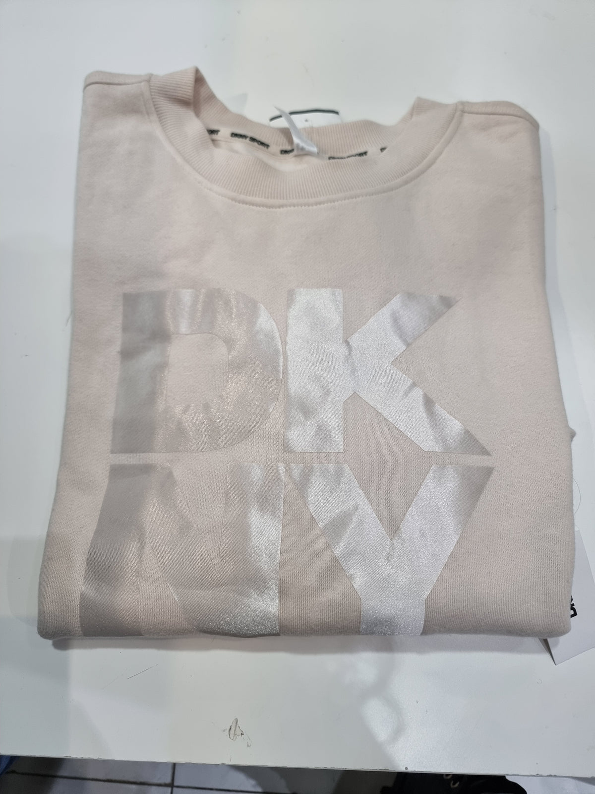 Sudadera DKNY crema