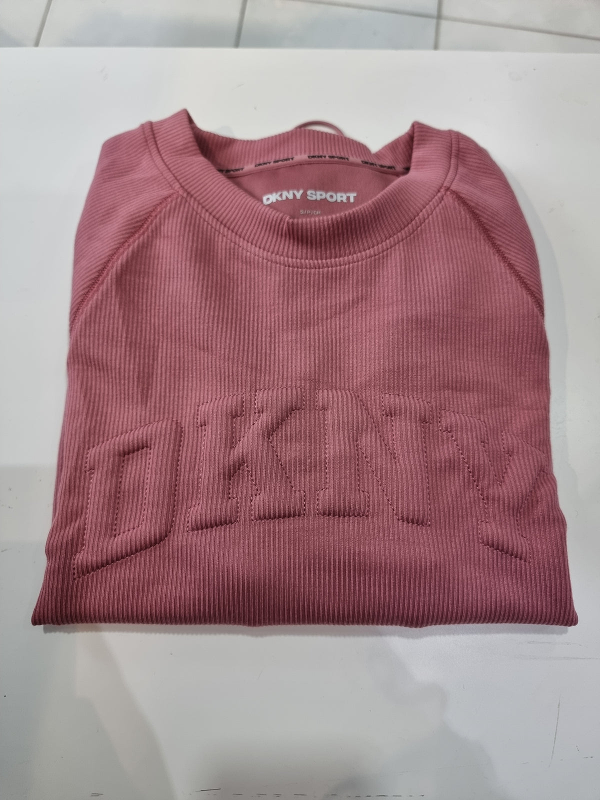 Sudadera DKNY rosa