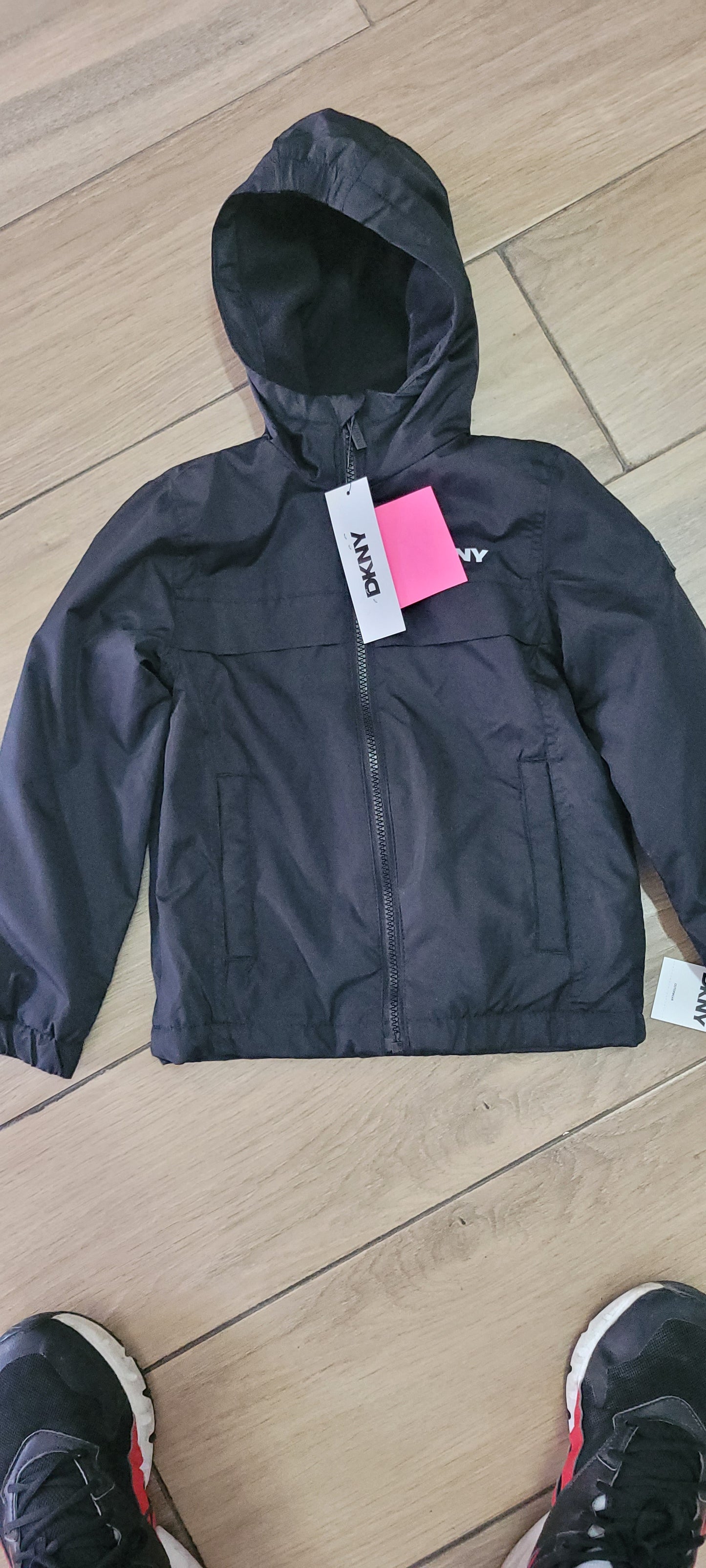 Chamarra dkny negra niño