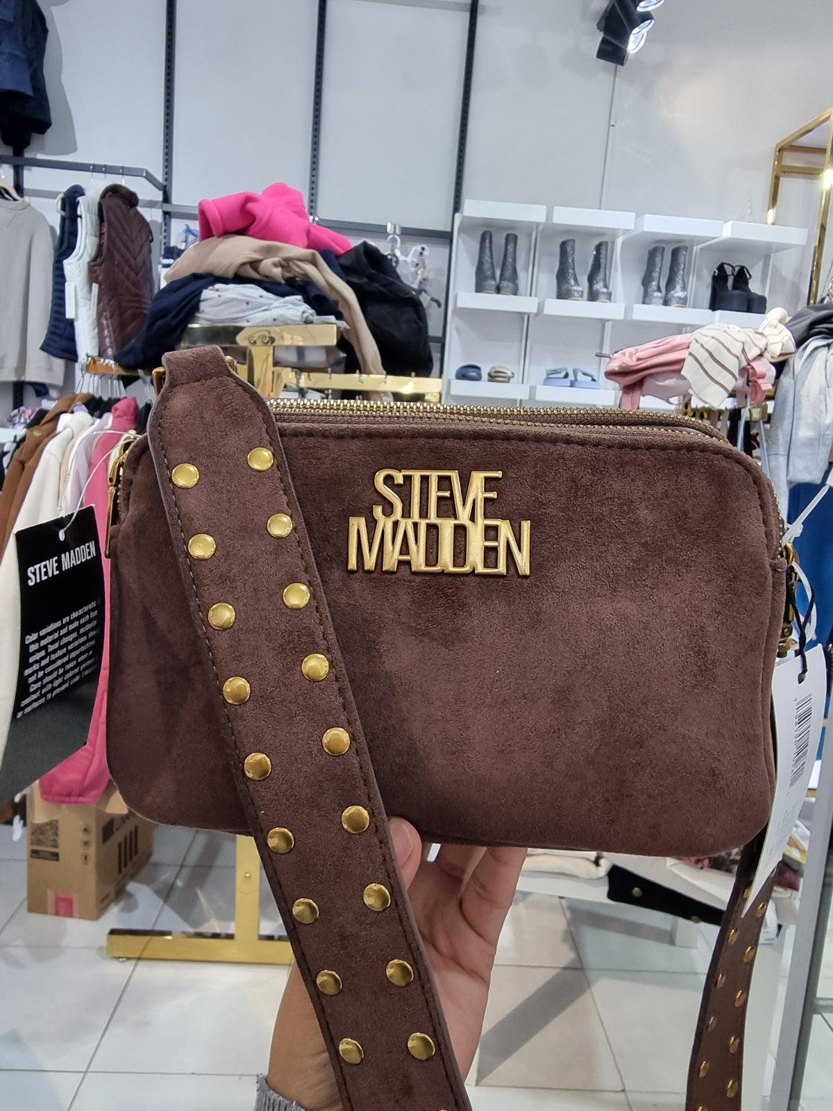 Crossbody Steve M cafe con estoperoles