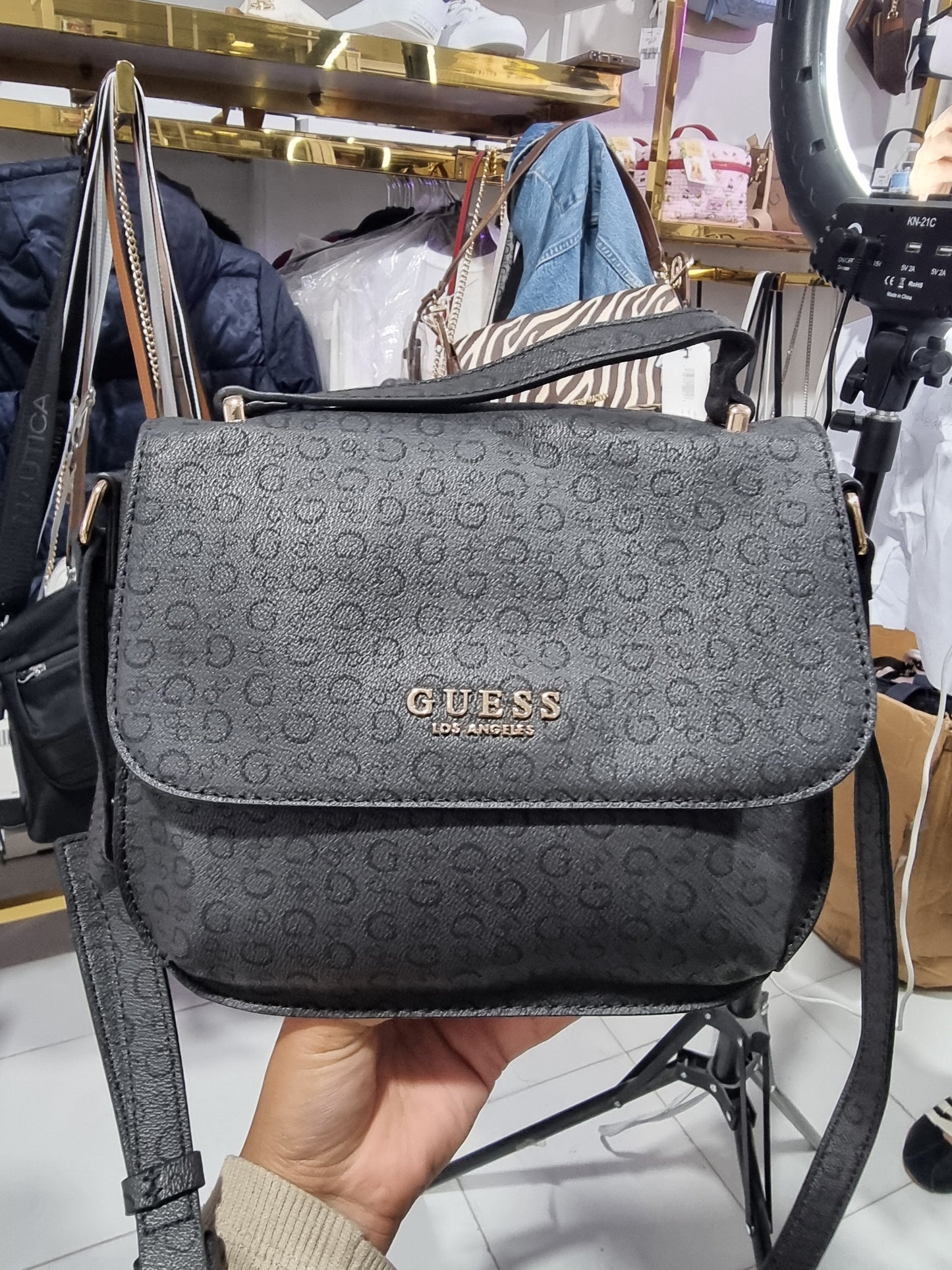 Crossbody Guess negra