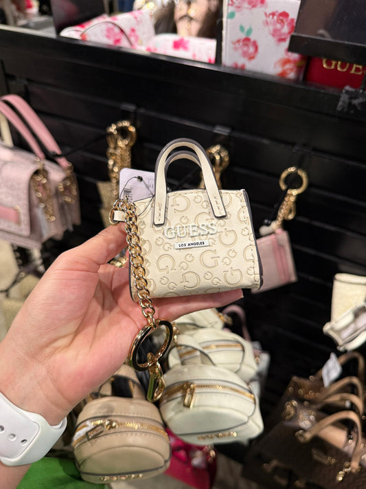 Llavero Guess tote beige
