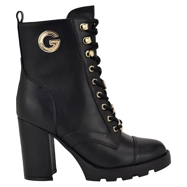Botas GBG negra con pines de G y corazones