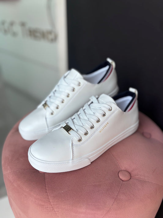 Tenis Tommy H blancos con bandera en tobillo