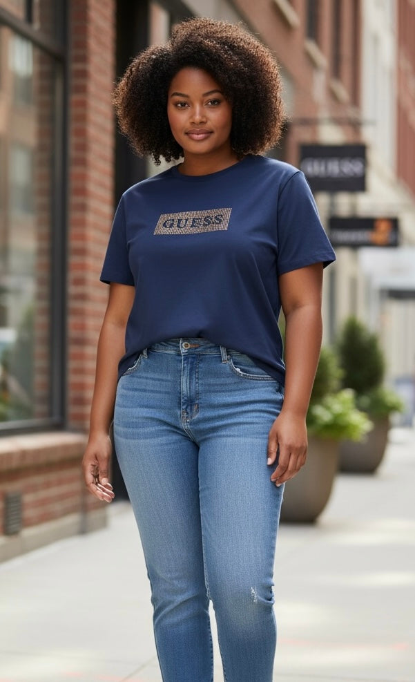 Playera Guess azul marino con brillos dorados