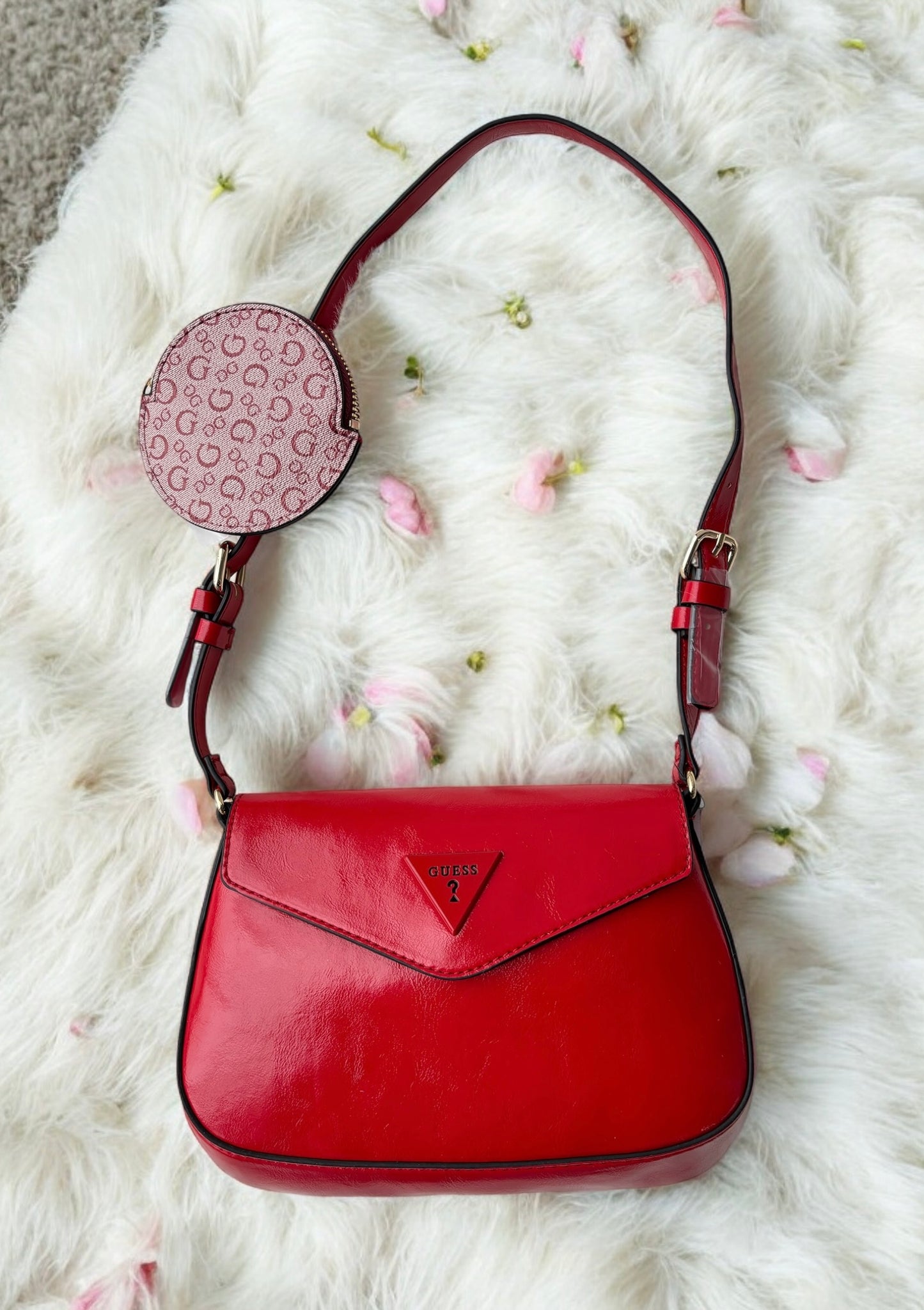 Hobo Guess roja con monedero