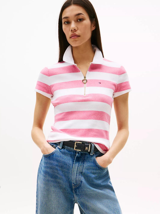 Playera Tommy H blanca/rosa tipo polo líneas, cierre y dije dorado