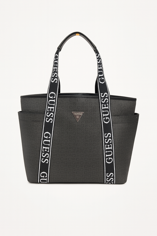 Tote Guess negra con monogram, placa plateada y strap blanco/negro