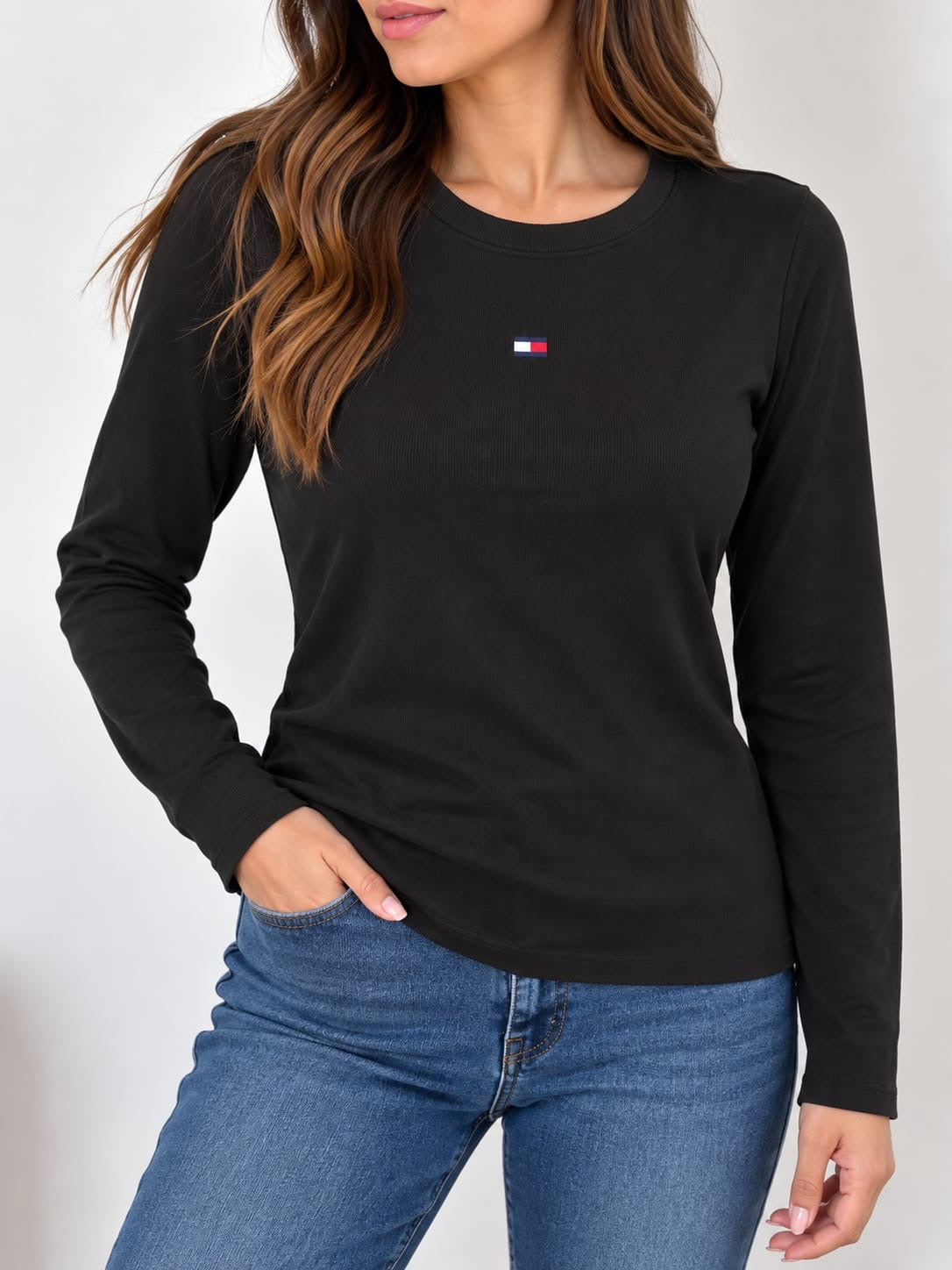 Playera Tommy H bandera negra manga larga