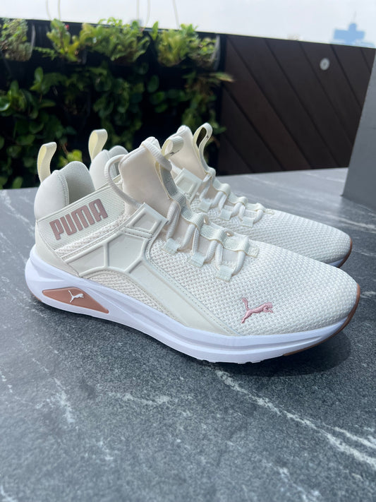 Tenis puma beige con detalles rosa