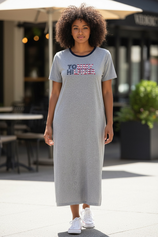 Vestido Tommy H gris con letras rojas azul y estrellas