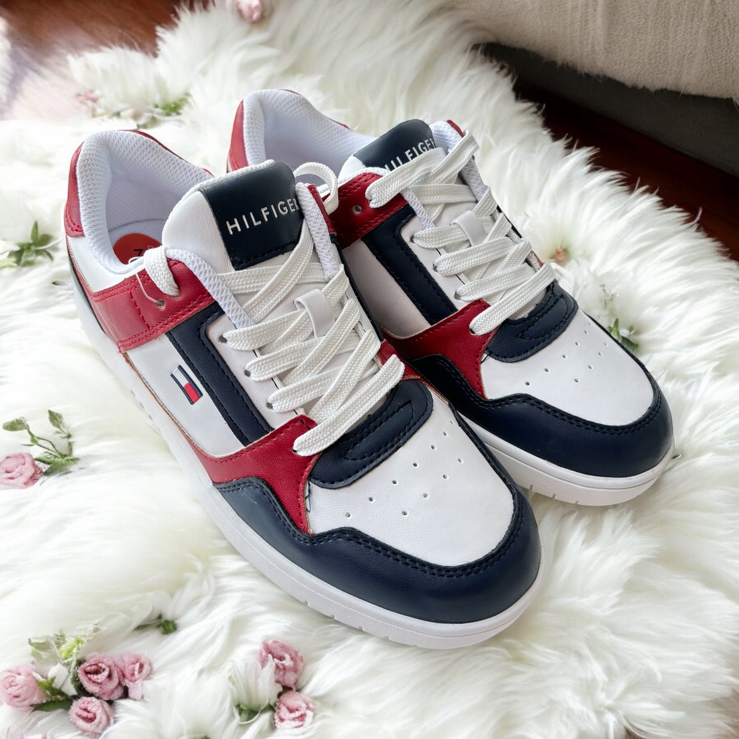 Tenis Tommy H blanco,azul y rojo