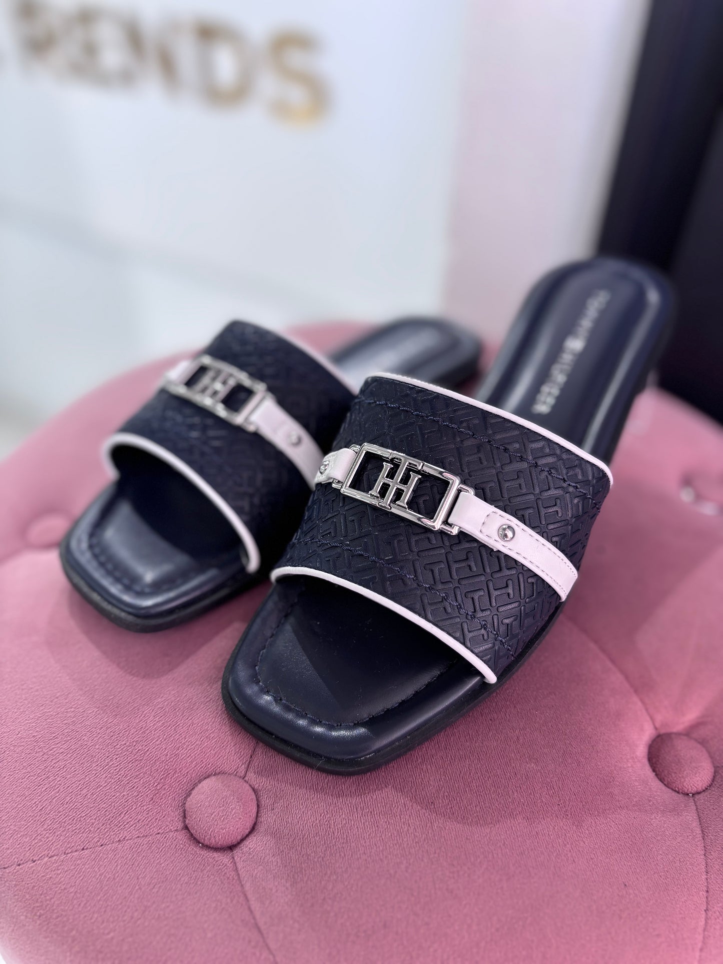 Sandalias Tommy H azul con detalles blancos