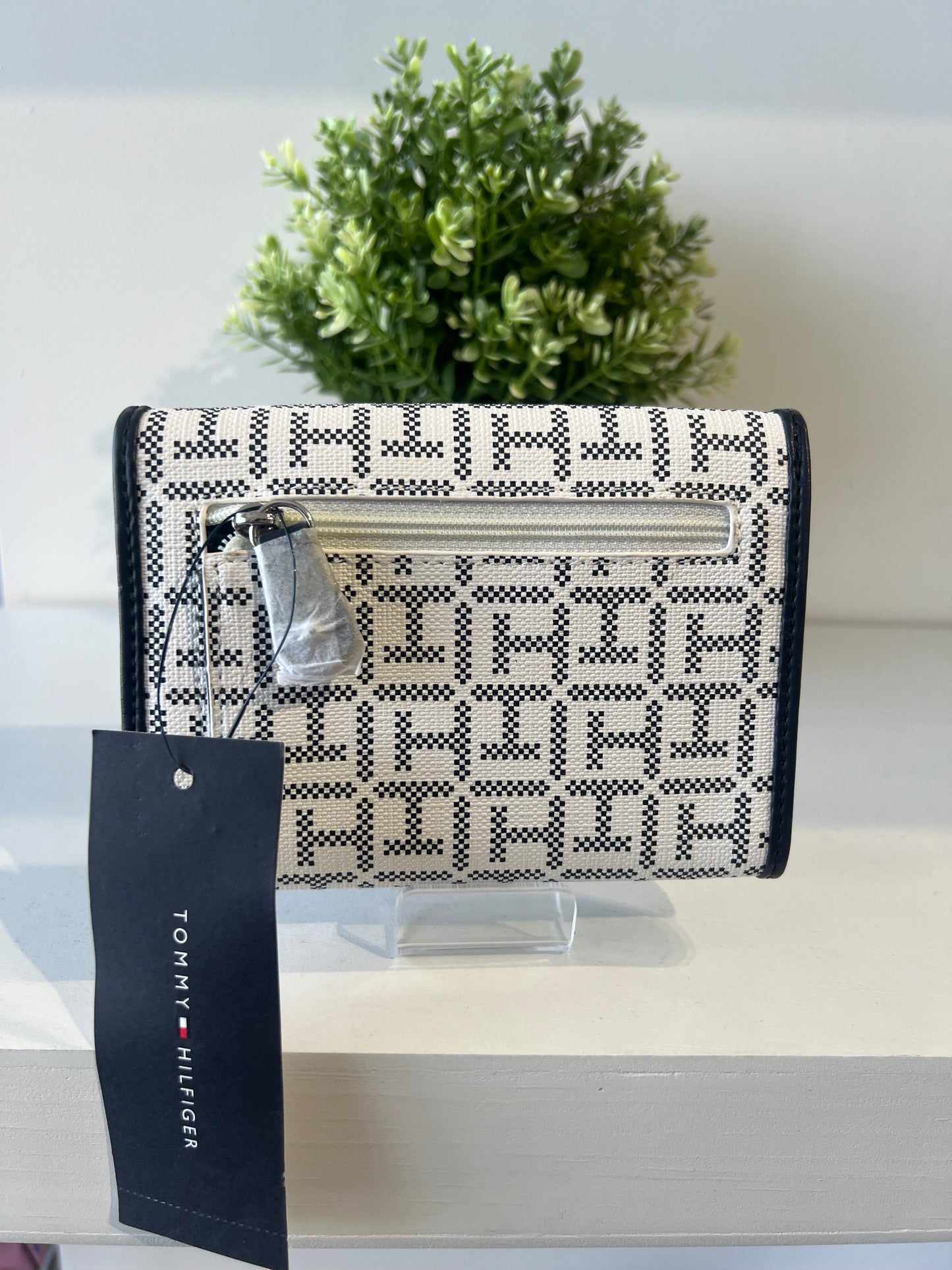 Cartera Tommy H blanca con azul