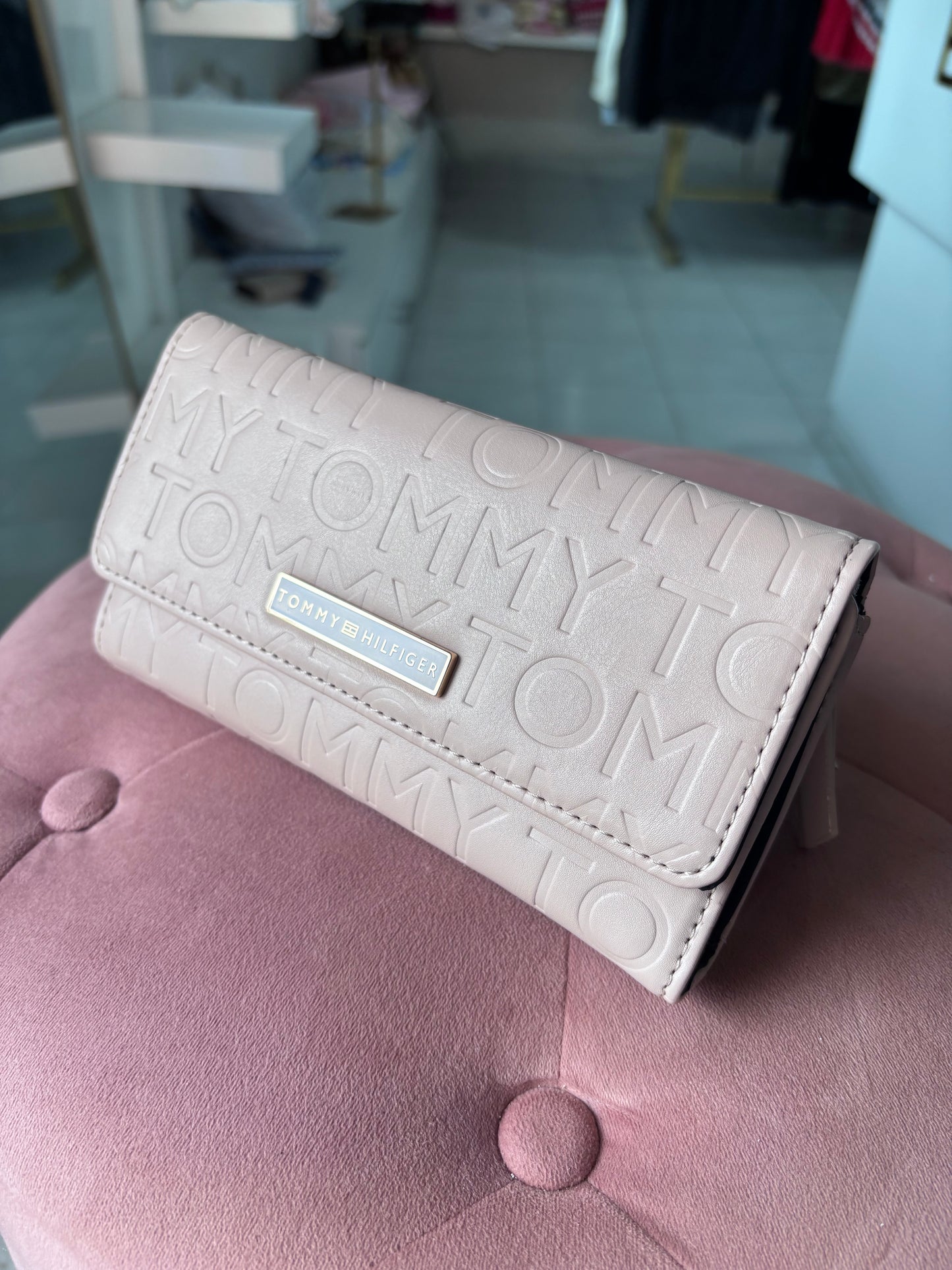 Cartera Tommy H palo de rosa con placa