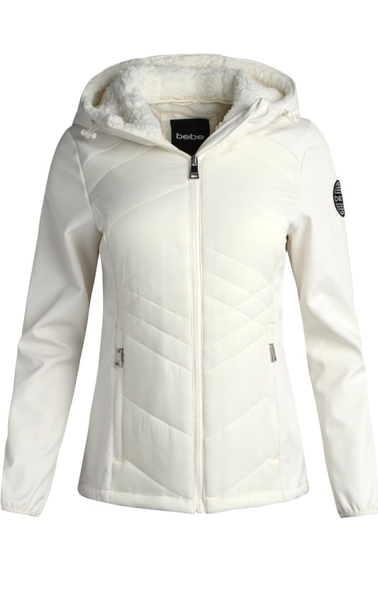 Chamarra Bebe crema capitonadalisa, gorrito afelpado y placa negra con brillos