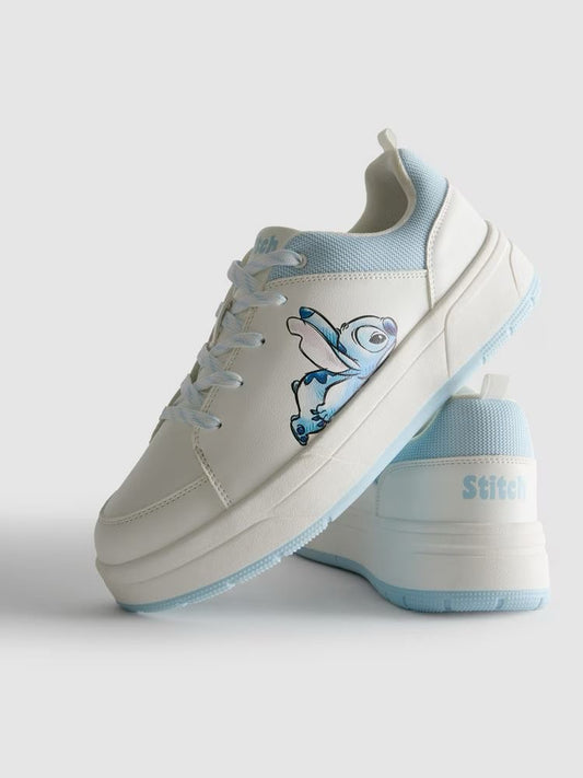 Tenis Primark Disney de Stitch blancos y azul