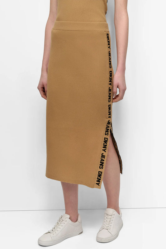 Falda DKNY camel con letras negras