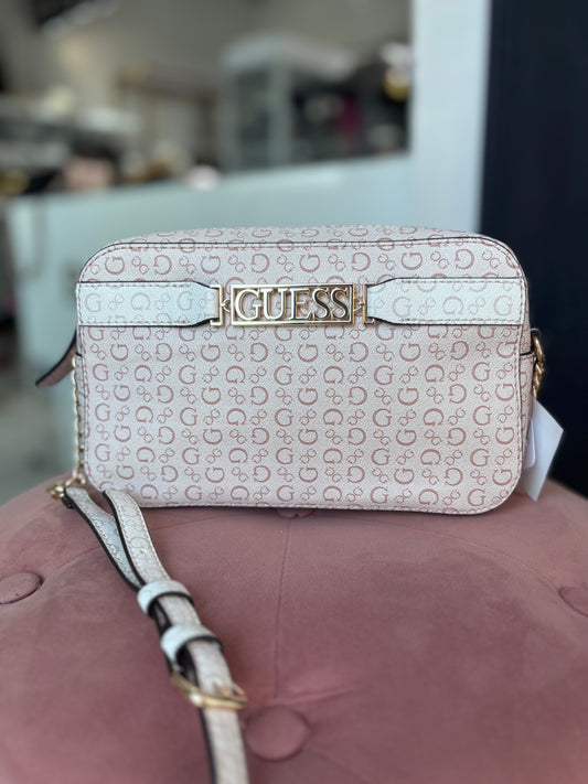 Crossbody Guess rosa con monogram y placa