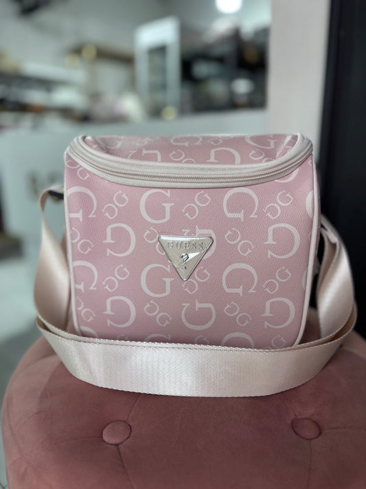 Lonchera Guess rosa con placa