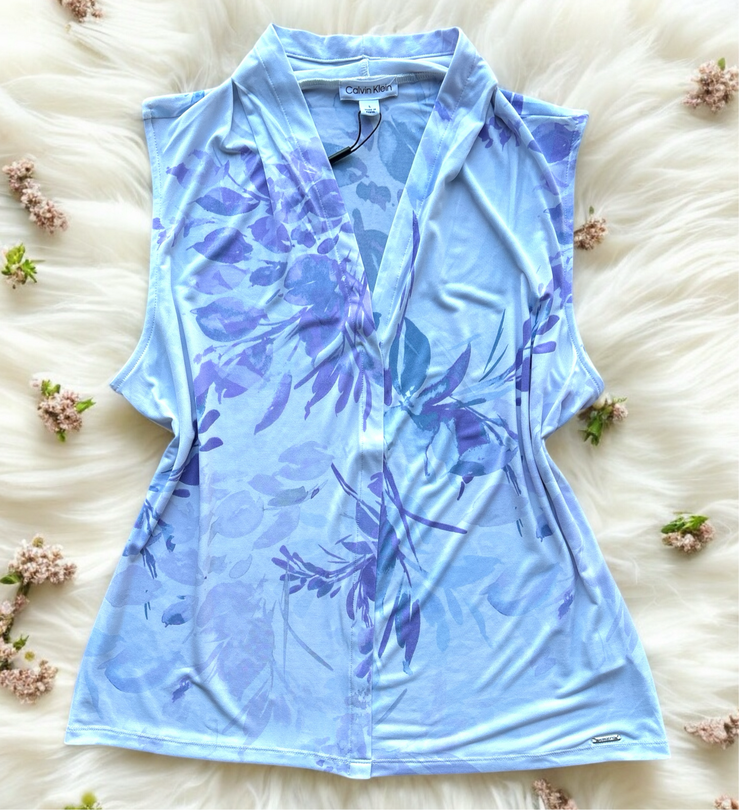 Blusa Calvin K lila de flores