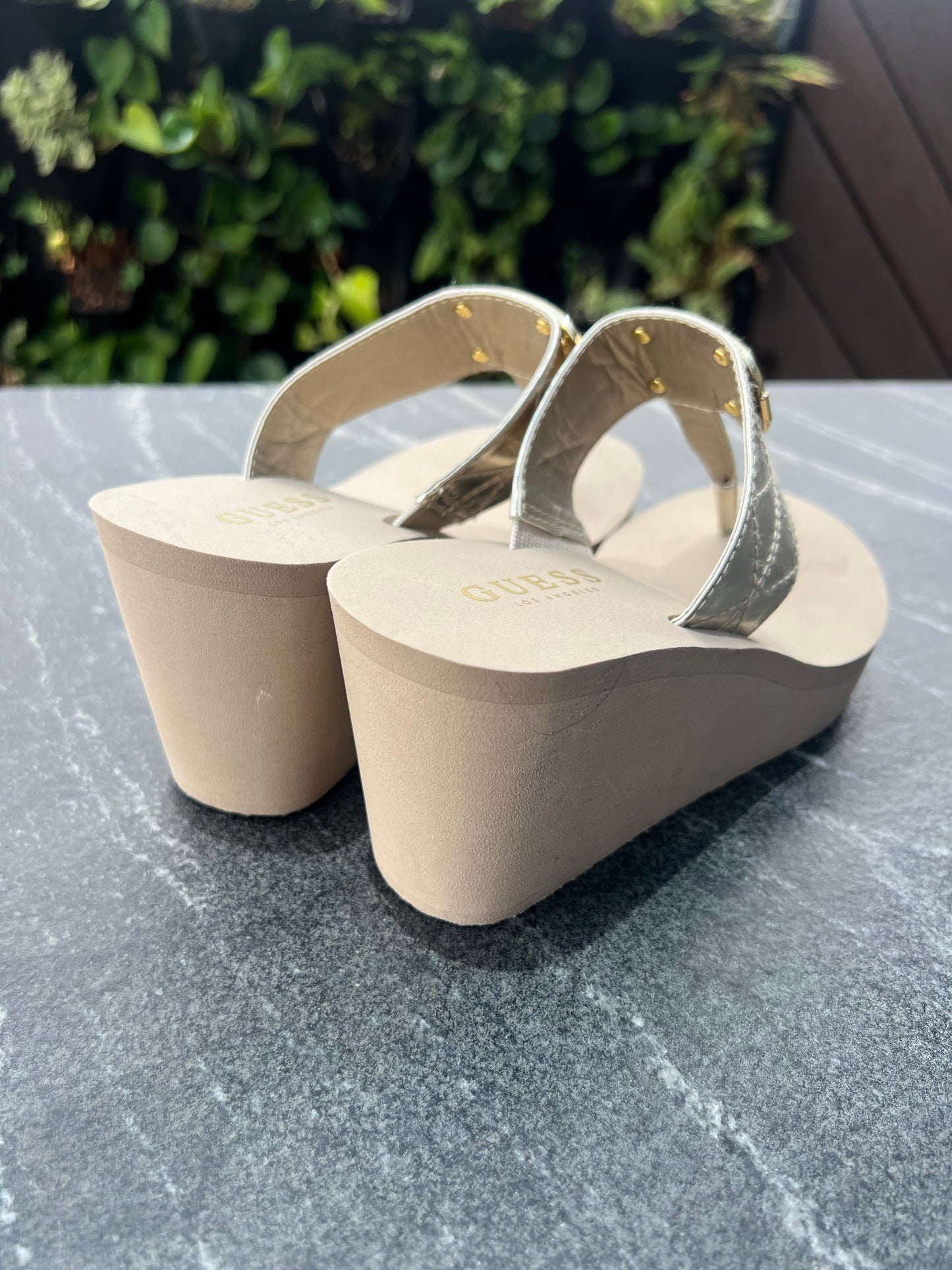 Sandalias Guess beige