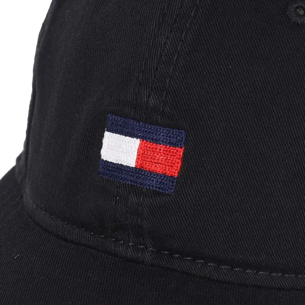Gorra Tommy H negra con bandera