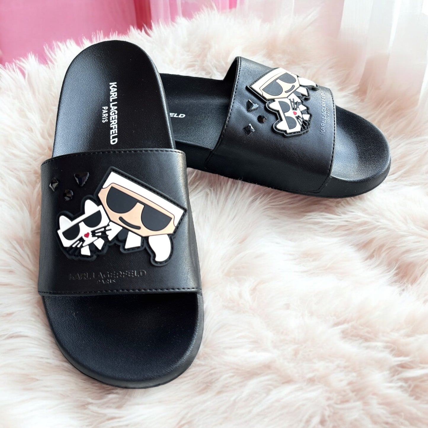 Sandalias Karl L negras con gato y Karl