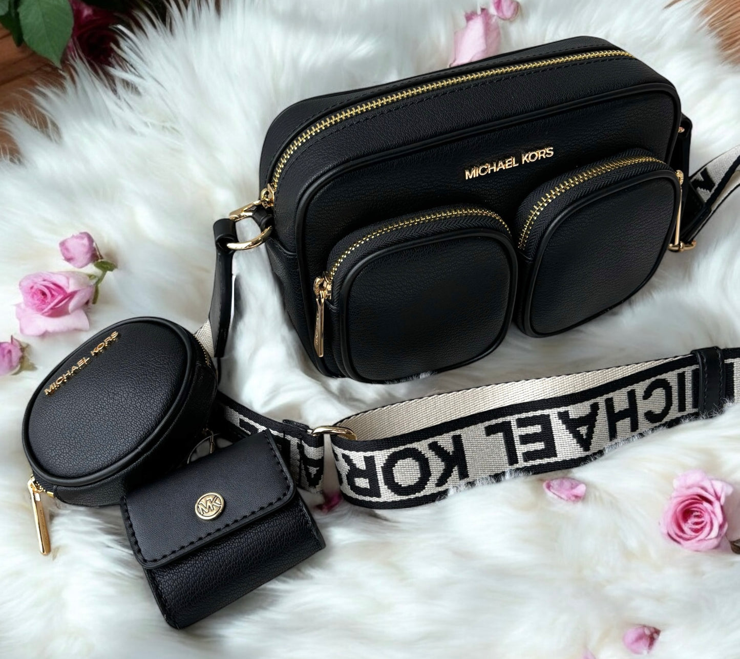Crossbody Michael K negra con monedero y porta Airpods
