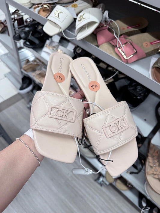 Sandalias Calvin k nude capitonada