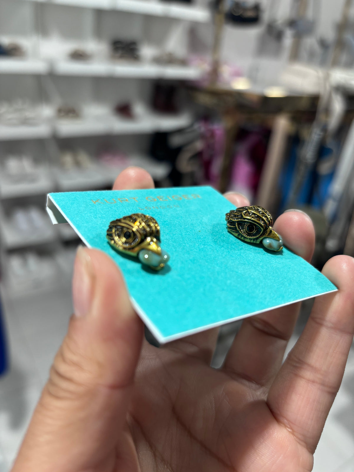 Aretes Kurt G de águila