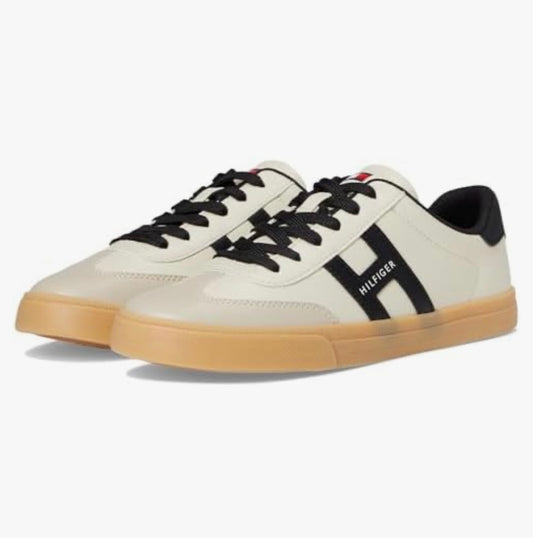 Tenis Guess beige con detalles negros