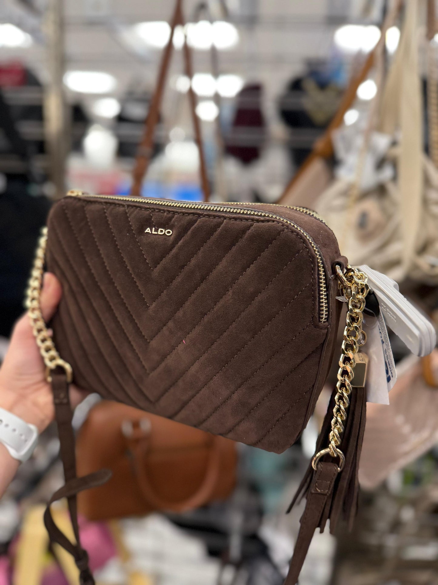 Crossbody Aldo Café doble cierre con herrajes dorados